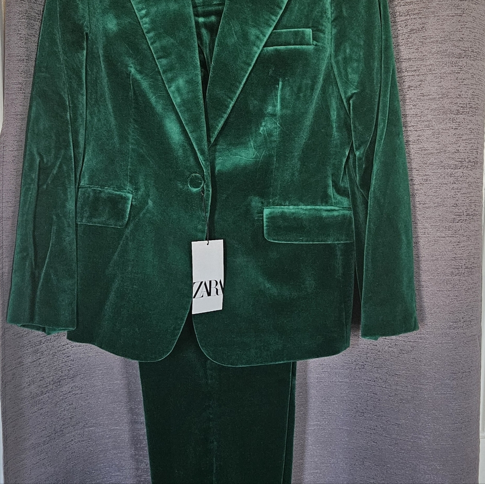 Zara Women's Emerald Velvet Suit